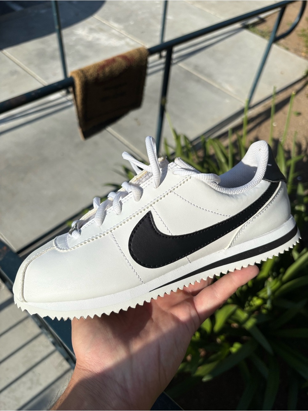 Nike White and Black Low-Top Runner